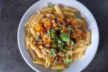 Nudeln mit Kürbis-Kichererbsen-Creme